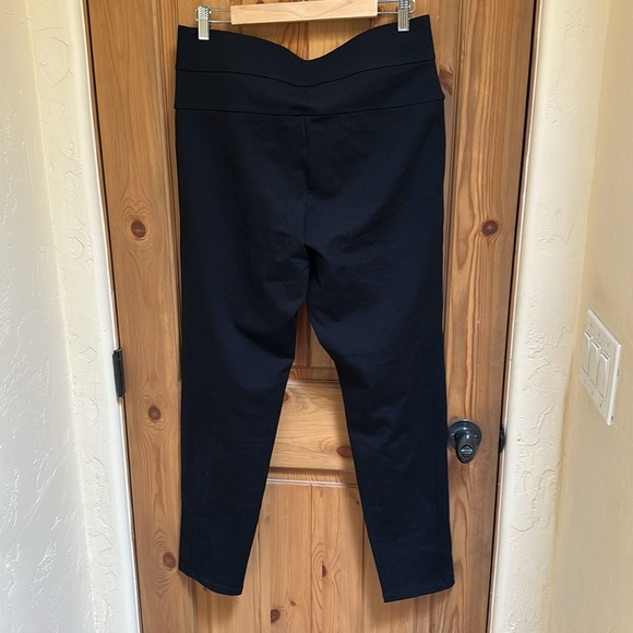 NWOT Nine West Black Leggings Sleek Stretchy Ankle-Length - Picture 4 of 7